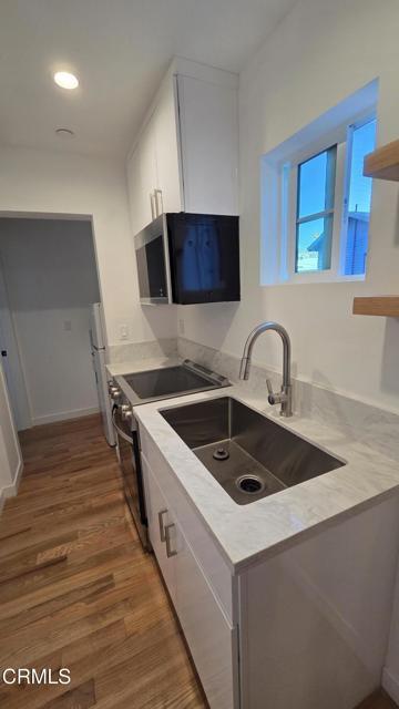 Building Photo - 2325 Langdale Ave