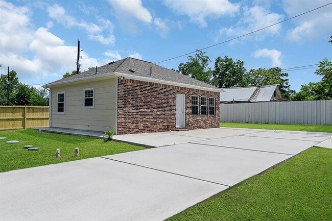 Building Photo - 20603 Marilyn Ln