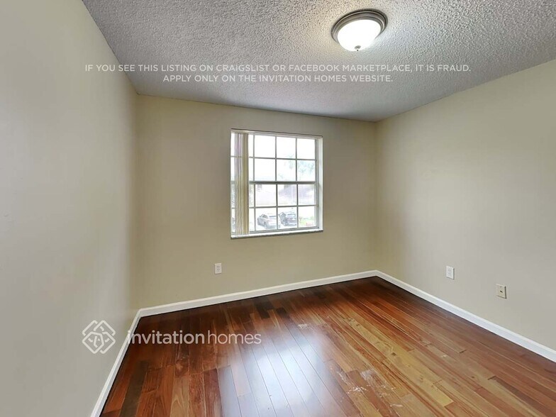 Building Photo - 5041 SW 152nd Ave