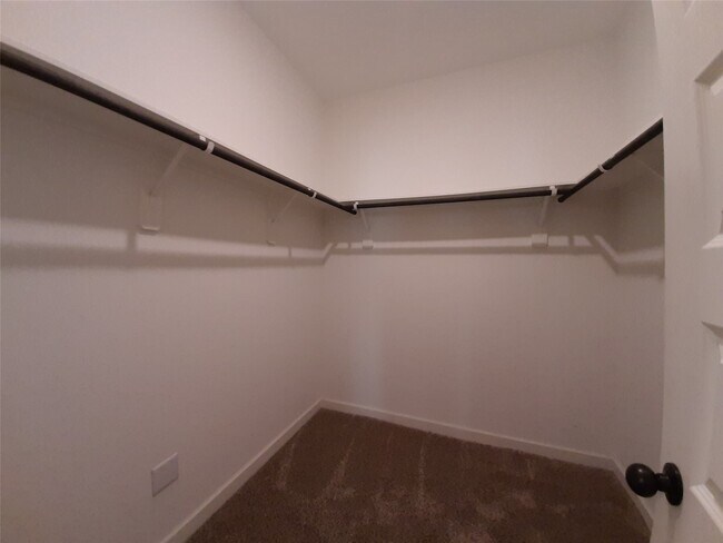 Building Photo - 9741 Grosbeak Ln