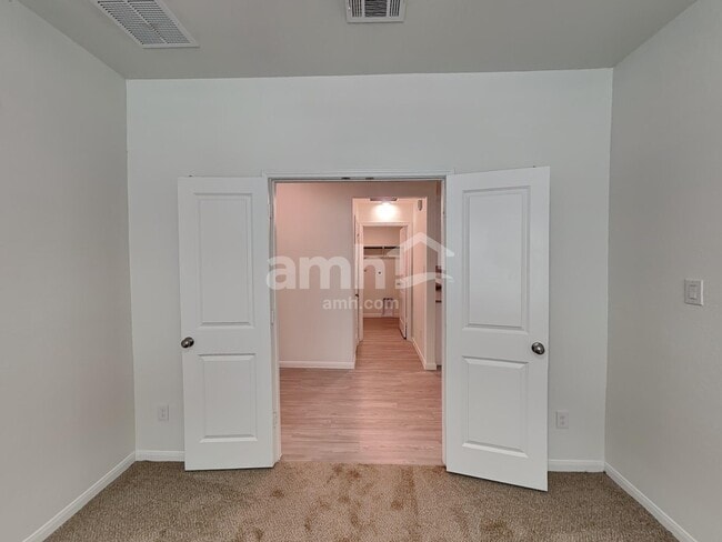 Building Photo - 2705 Iberia Ct
