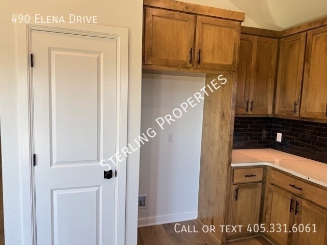 Building Photo - 490 Elena Dr