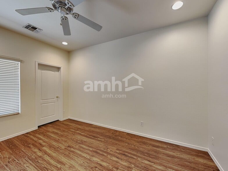 Building Photo - 8940 W Olive Ave