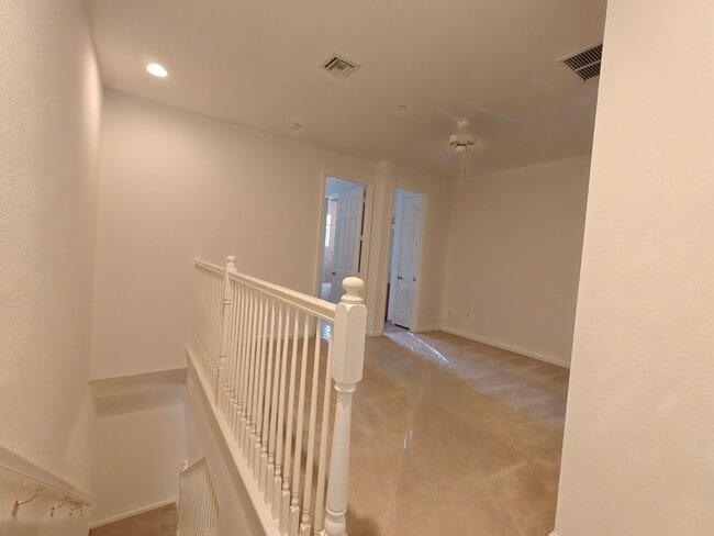 Building Photo - 9462 SW Purple Martin Way