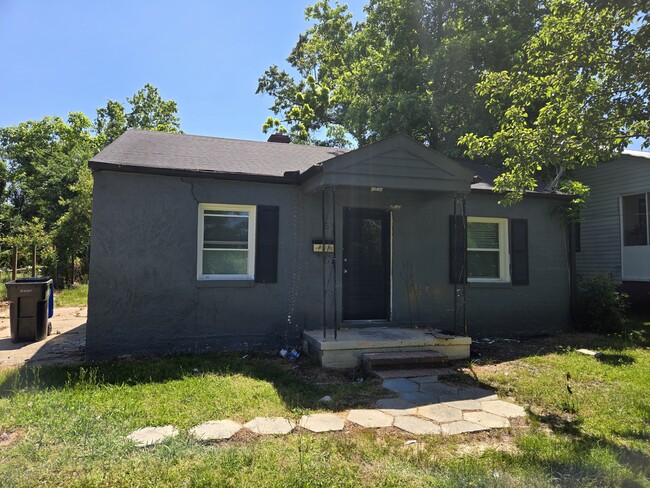 Primary Photo - 2056 Edgar St