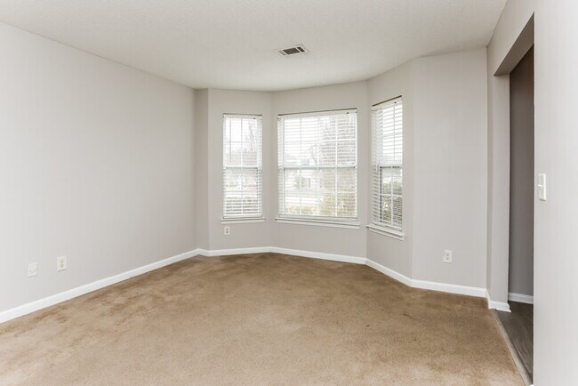 Building Photo - 504 Rosalind Terrace