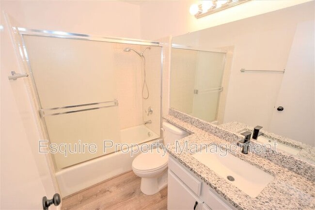 Building Photo - 703 Arneill Rd