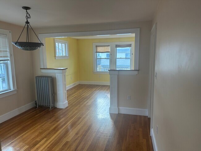 Building Photo - 57 Linwood St