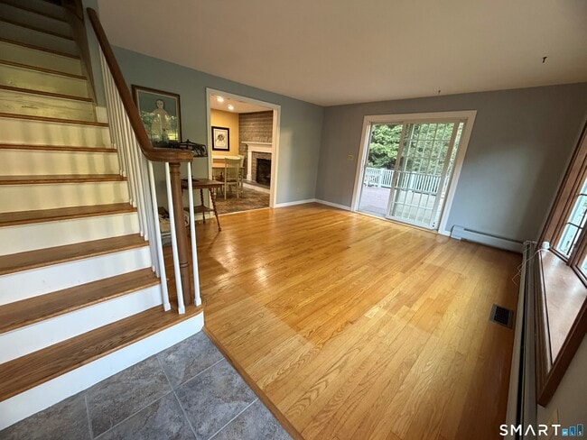 Building Photo - 26 Fern Dr