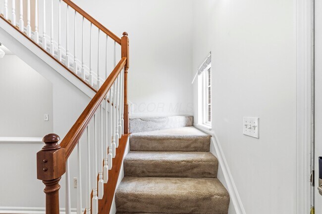 Building Photo - 1113 Green Knoll Dr