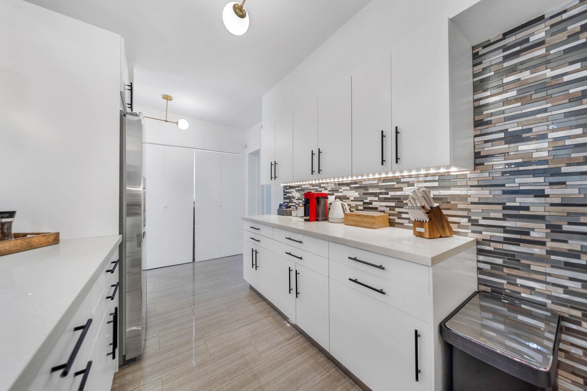 Building Photo - 1800 SW 5th Ave