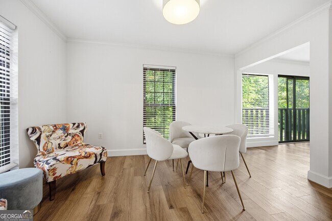 Building Photo - 23117 Plantation Dr NE