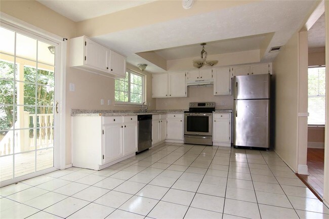 Building Photo - 3202 Birch Creek Dr