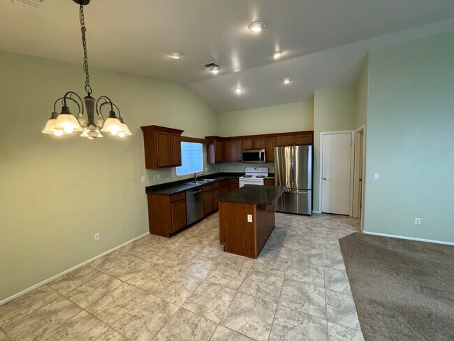 Building Photo - COZY HOME