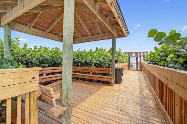 Building Photo - 9650 S Ocean Dr