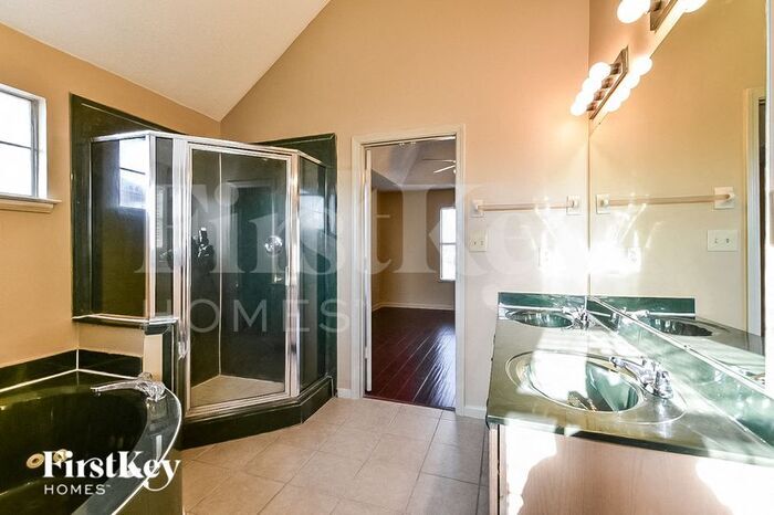 Building Photo - 7749 Roxshire Cove