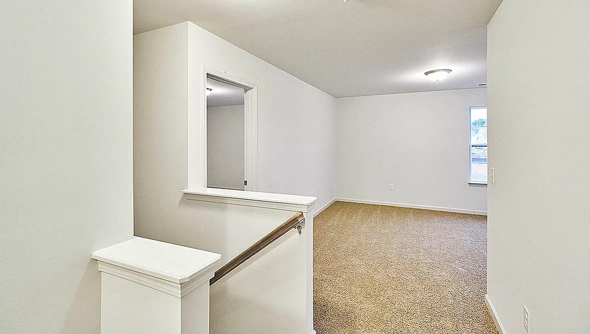 Building Photo - Room in House on N Great White Way