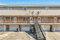 Building Photo - 2916 Jean Lafitte Pkwy