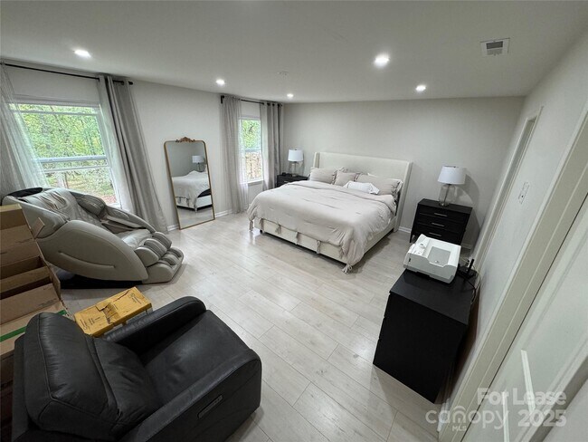 Building Photo - 8419 Aspen Ct