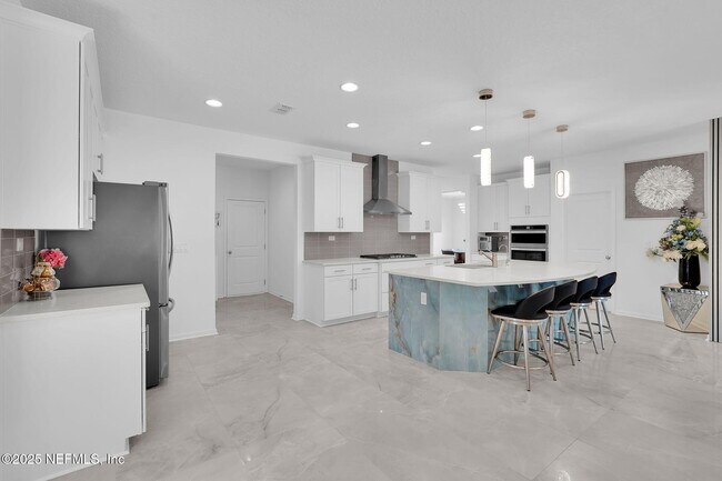 Building Photo - 147 Holly Forest Dr