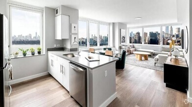 Building Photo - 3 bedroom in New York NY 11101