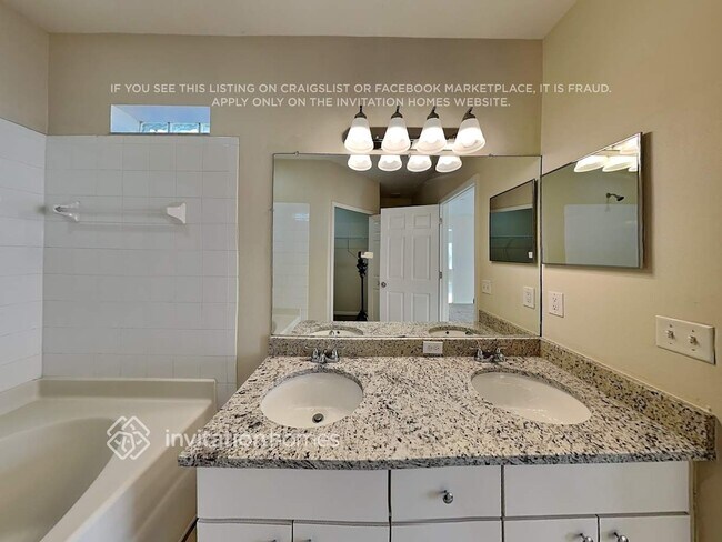 Building Photo - 7108 49th Pl E