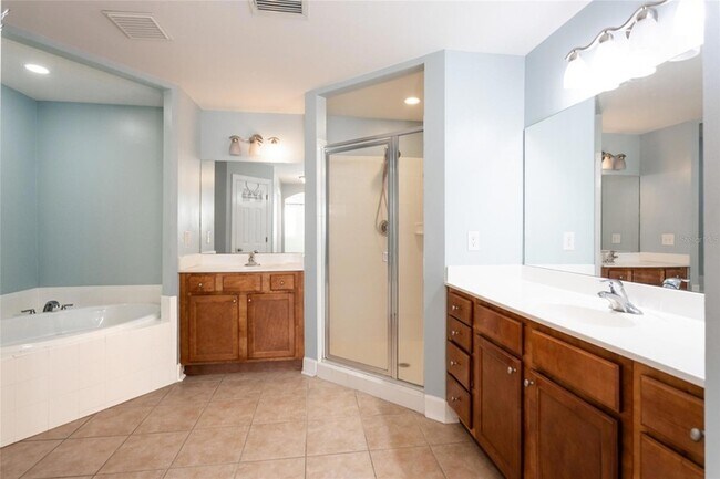 Building Photo - 300 Bella Harbor Ct