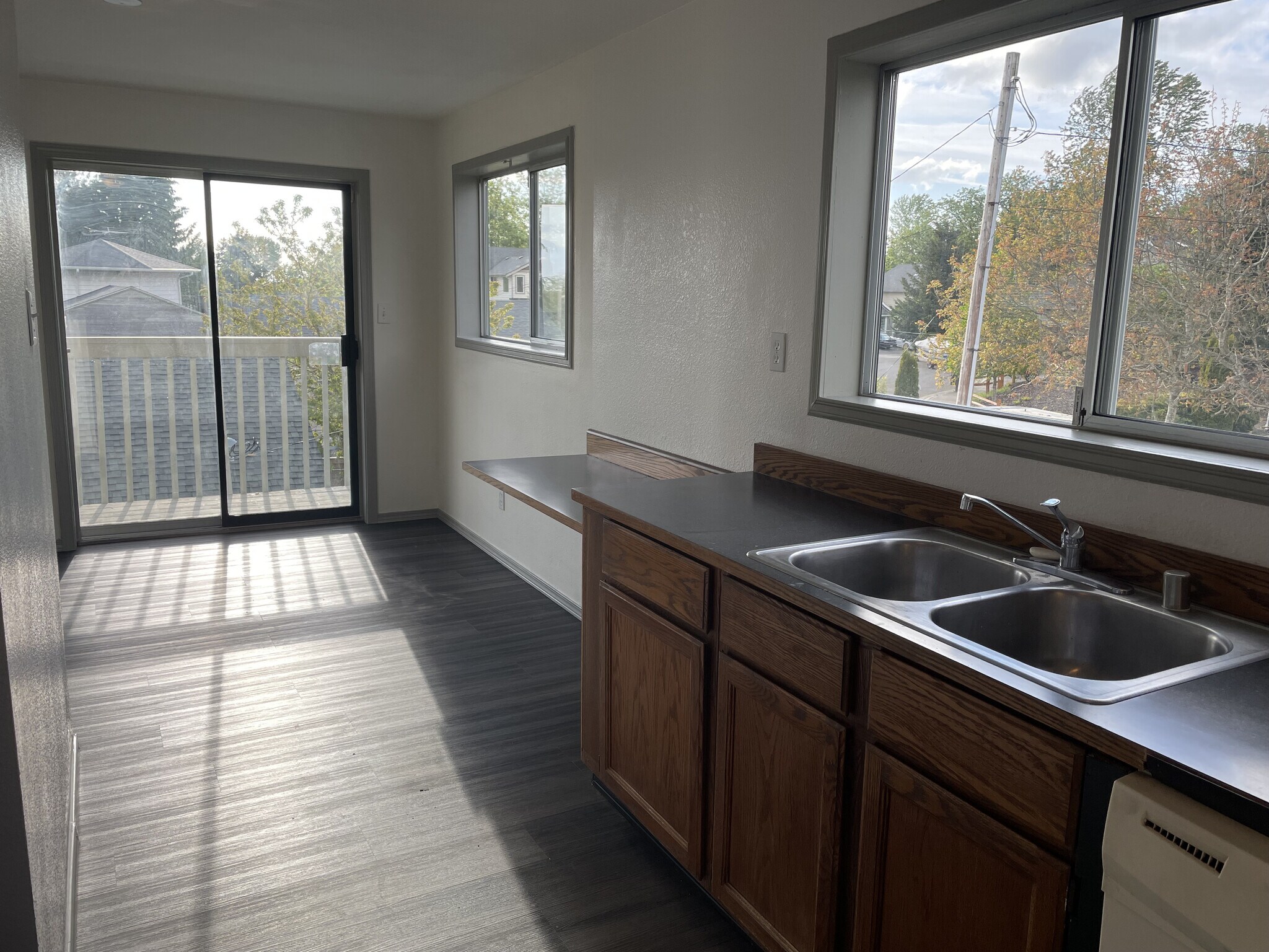 Kitchen Sink to Dining - 16627 113th Ave SE