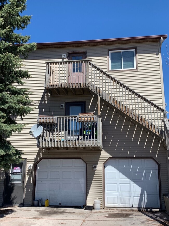 Building Photo - 532 Oregon Ave