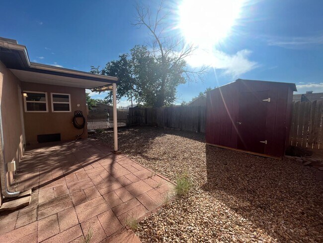 Building Photo - Pleasant 2 Bedroom 1 Bathroom Home In The Monkbridge Gardens Neighborhood!