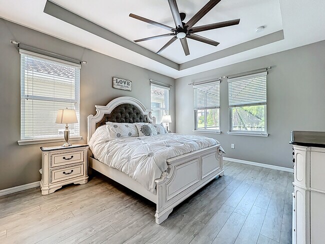Building Photo - 3009 Esmeralda Dr