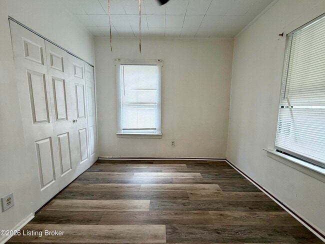 Building Photo - 900 Beecher St