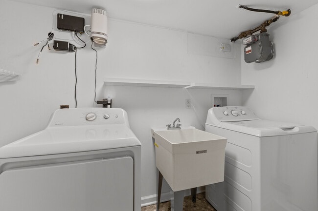 Building Photo - 3039 Spring Wy