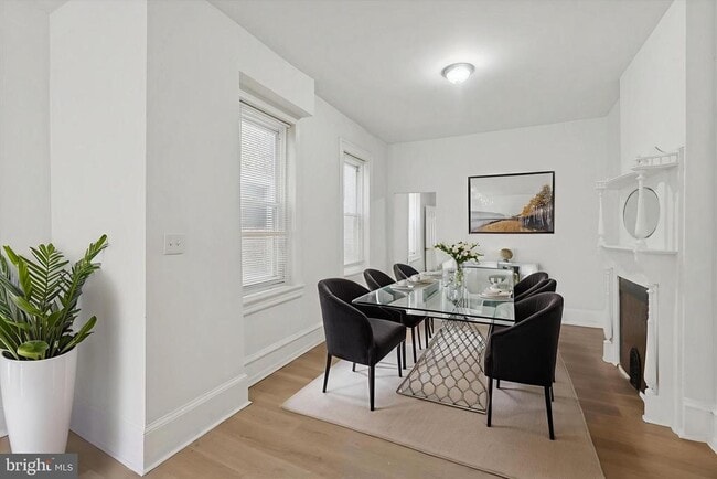 Building Photo - 2054 W Glenwood Ave