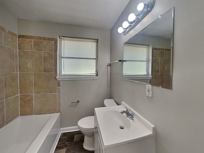 Building Photo - 5835 Norde Dr W