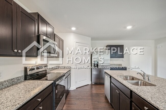 Building Photo - 4146 Hines Ln NE