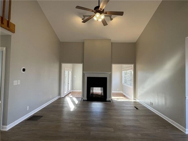 Building Photo - 3492 Point View Cir