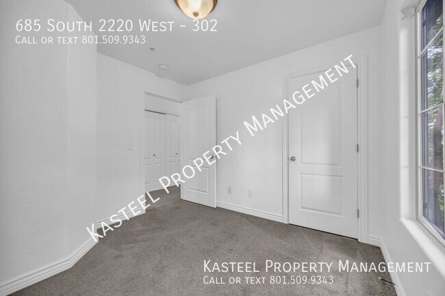 Building Photo - 685 S 2220 W