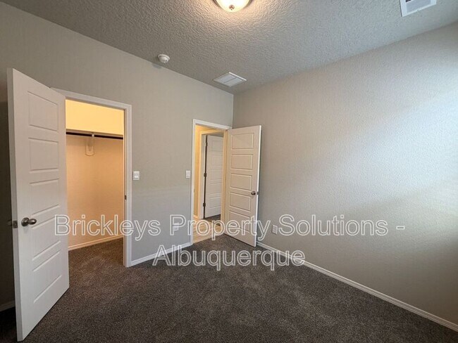 Building Photo - 768 Amatista Lp SE