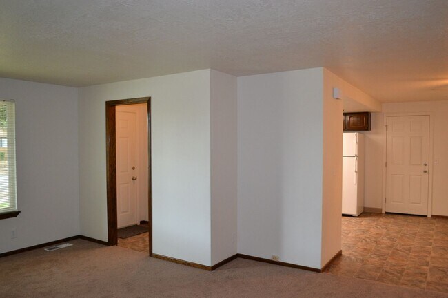 Building Photo - 489 Wormwood St SE