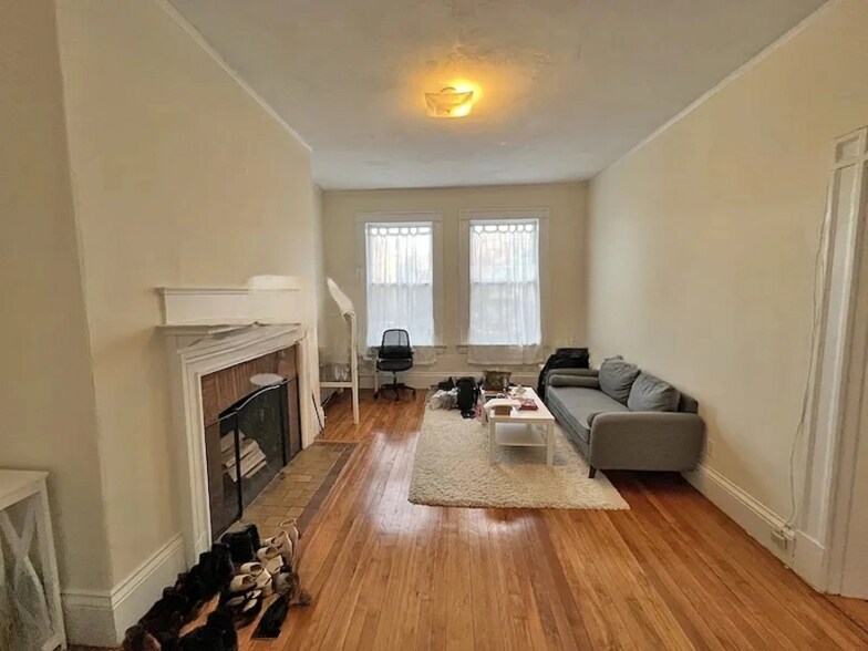 Building Photo - 2 Ware St