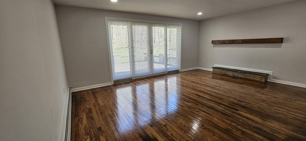 Living Room - 2125 Highland Ave