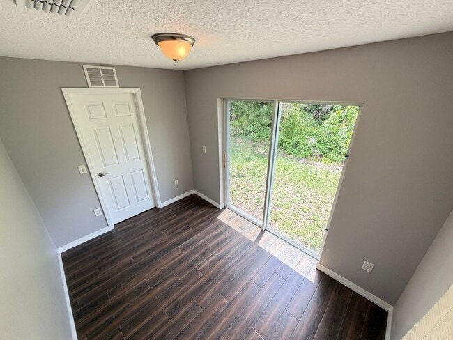 Building Photo - AWESOME 3/2 w/ office HOME in Deltona! You need to check this out!