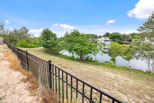 Building Photo - 1105 Valor Walk