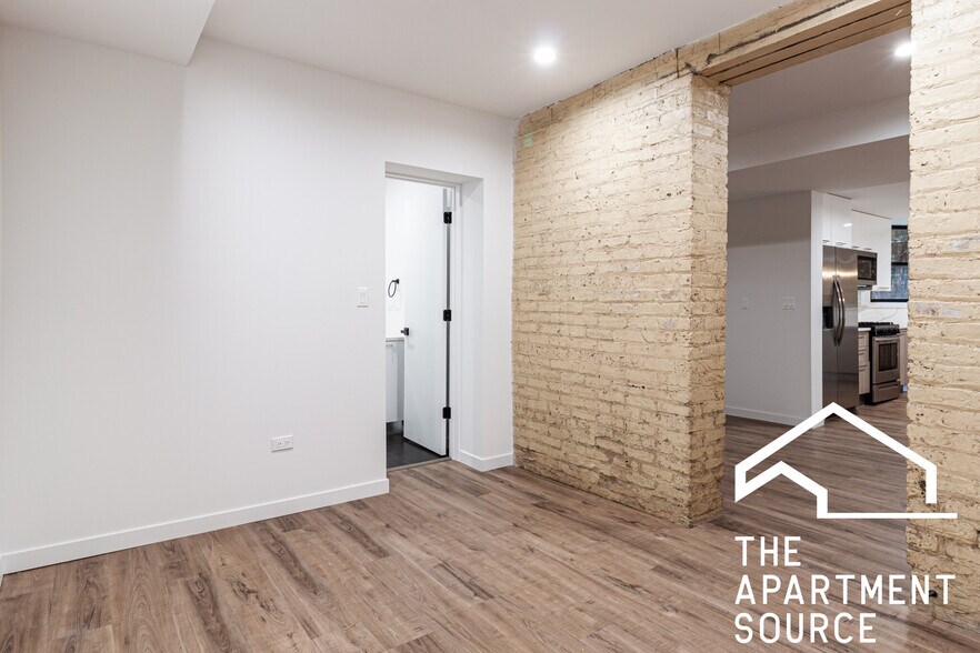 Building Photo - 1428 W Jonquil Ter