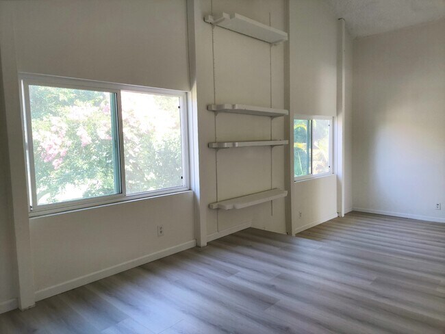 Building Photo - 15702 Sunburst Ln