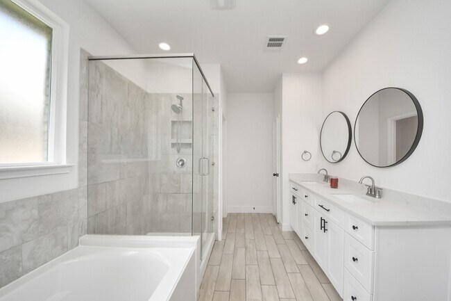 Building Photo - 14380 Zion Gate Crossing