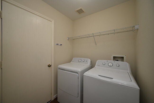 Building Photo - 9403 Coatsworth Dr