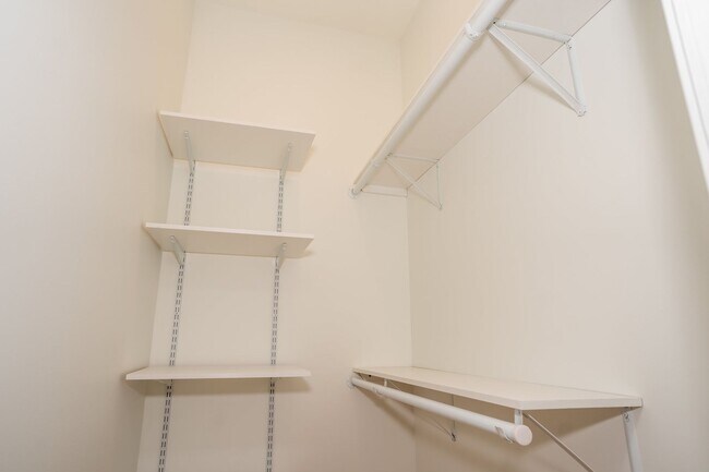 Building Photo - **  AVAILABLE AUGUST 2026  **  Beautiful Downtown Apartment with Private Rooftop Deck  Call to in...