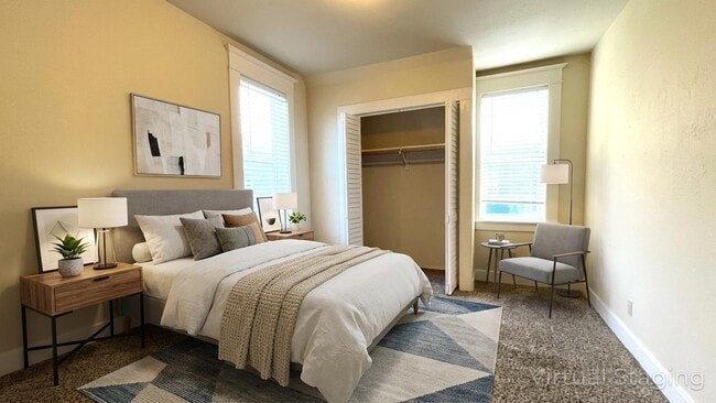 Building Photo - 106 Pearl Ave SE